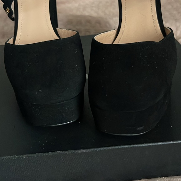 Coach Suede
4 3/4" heel - Picture 7 of 7